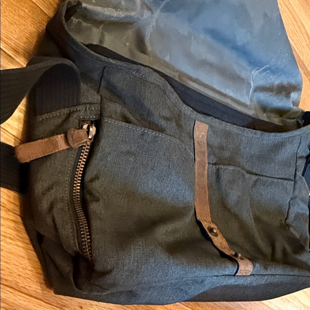 Timbuk2 Messenger Laptop Bag Black Brown | Crossbody Work Commuter Tech Bag - Picture 6 of 7